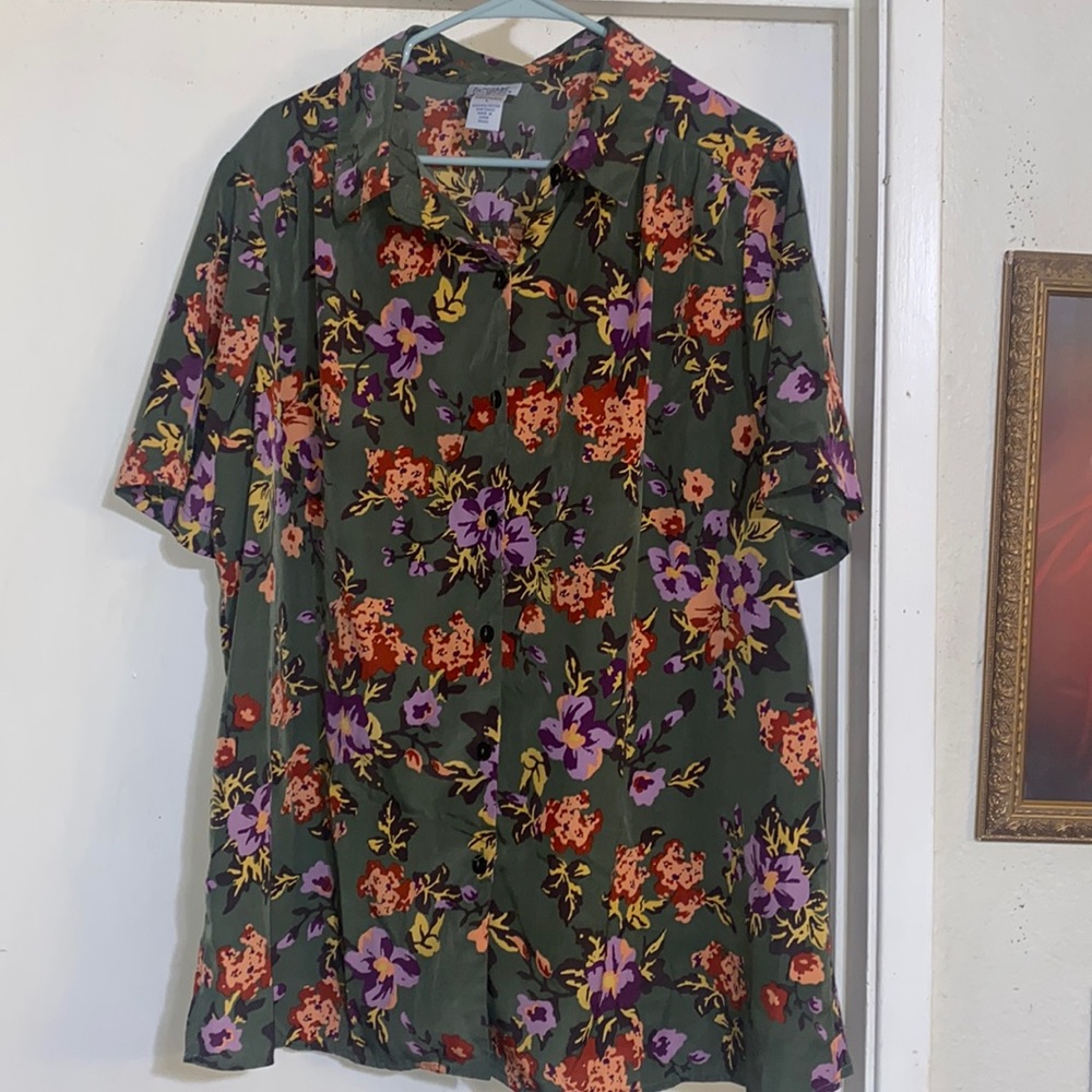 3/$20. Only Necessities Woman’s Floral Blouse - Large